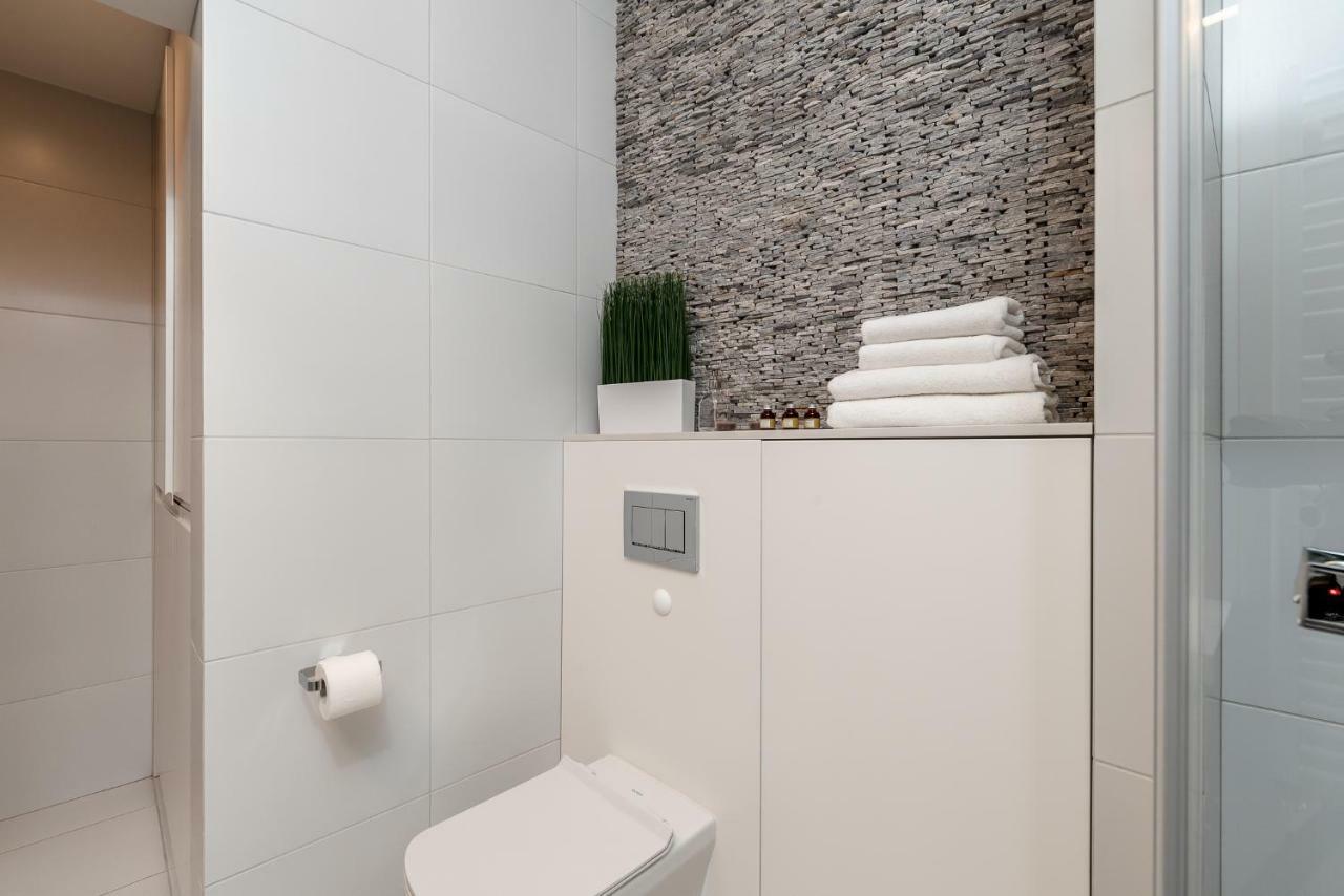 Apartament "Holy" Poznań Esterno foto